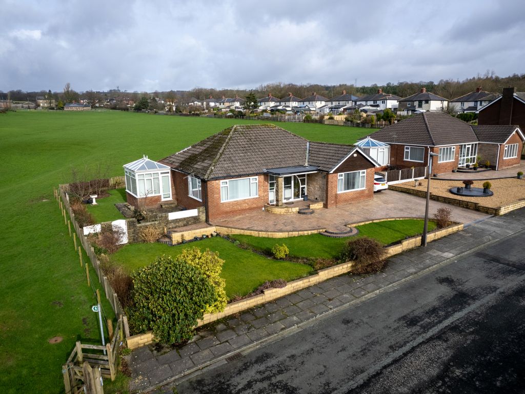 3 bed bungalow for sale in Falshaw Drive, Walmersley, Bury BL9, £