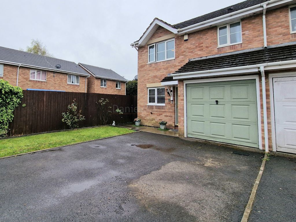 3 bed semidetached house for sale in Llys Eglwys, Broadlands, Bridgend