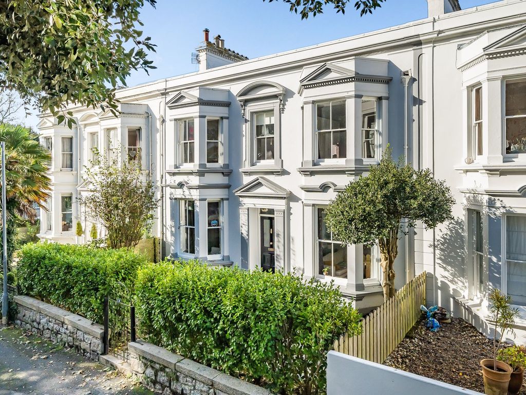 4 bed terraced house for sale in Cambridge Place, Falmouth TR11, £