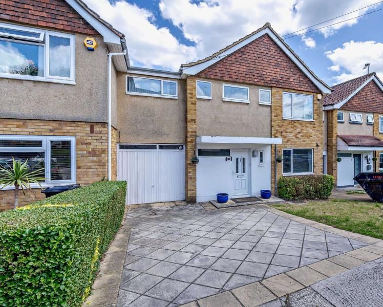 4 bed property to rent in Farmlands, Eastcote, Pinner HA5 Zoopla