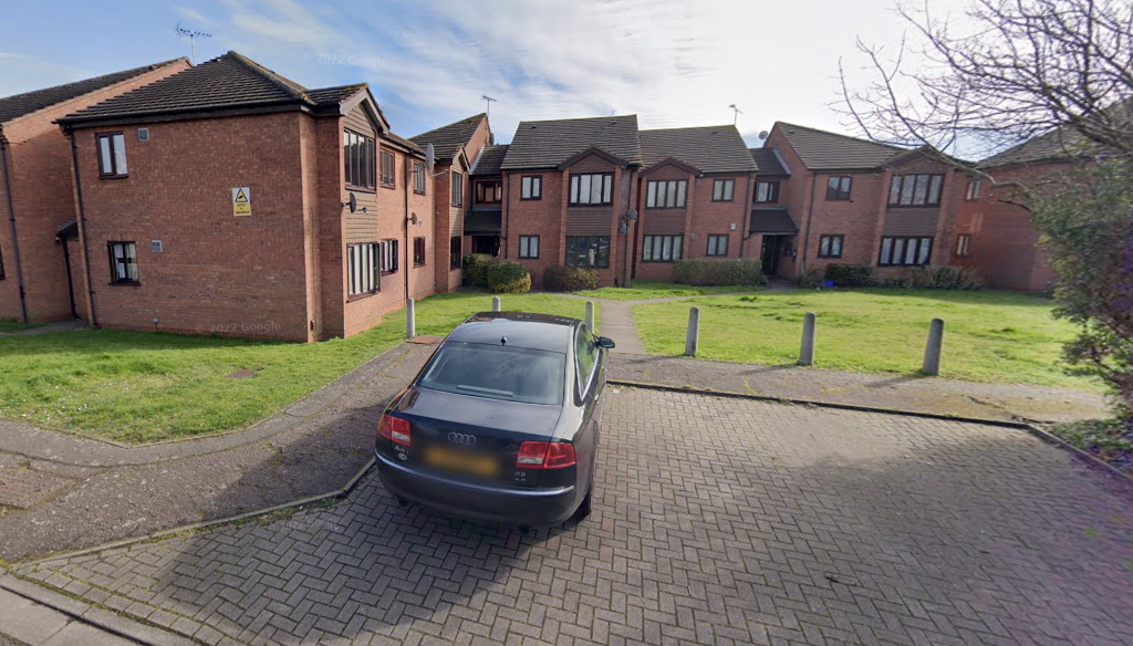 Studio to rent in Tasker Close, Harlington, Hayes UB3, £1,150 pcm Zoopla