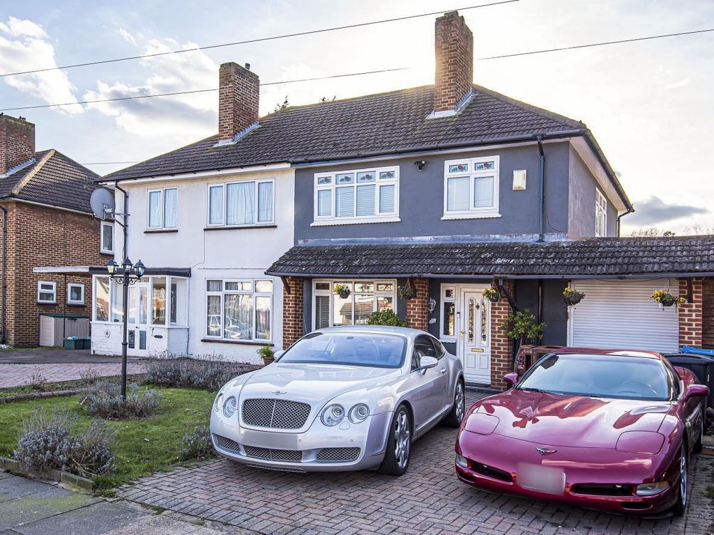 3 bed property for sale in Bowness Crescent, Kingston Vale SW15 Zoopla