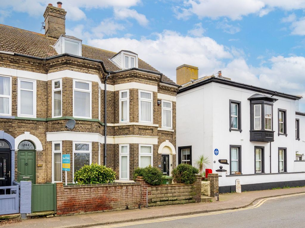 4 bed terraced house for sale in High Street, Gorleston NR31, £230,000