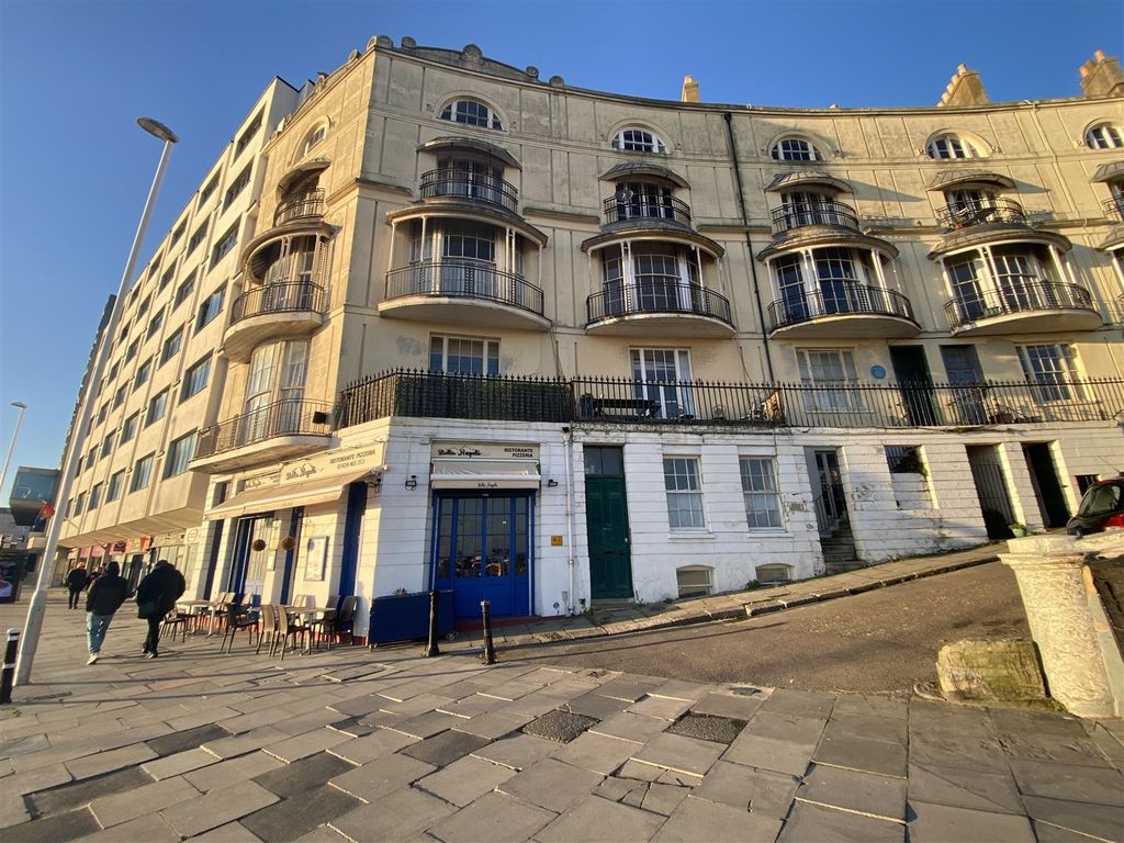 1 bed flat to rent in Pelham Crescent, Hastings TN34, £825 pcm Zoopla