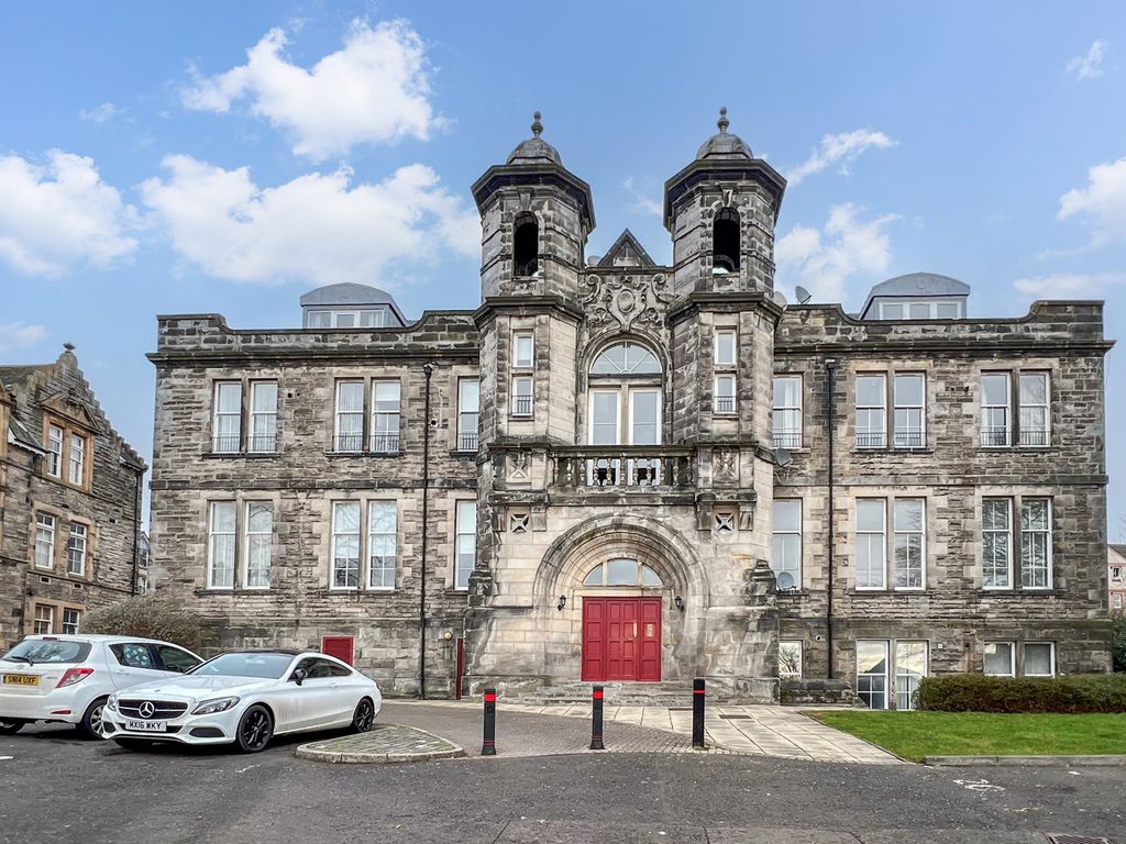1 bed flat for sale in Skibo Court, Dunfermline KY12 Zoopla