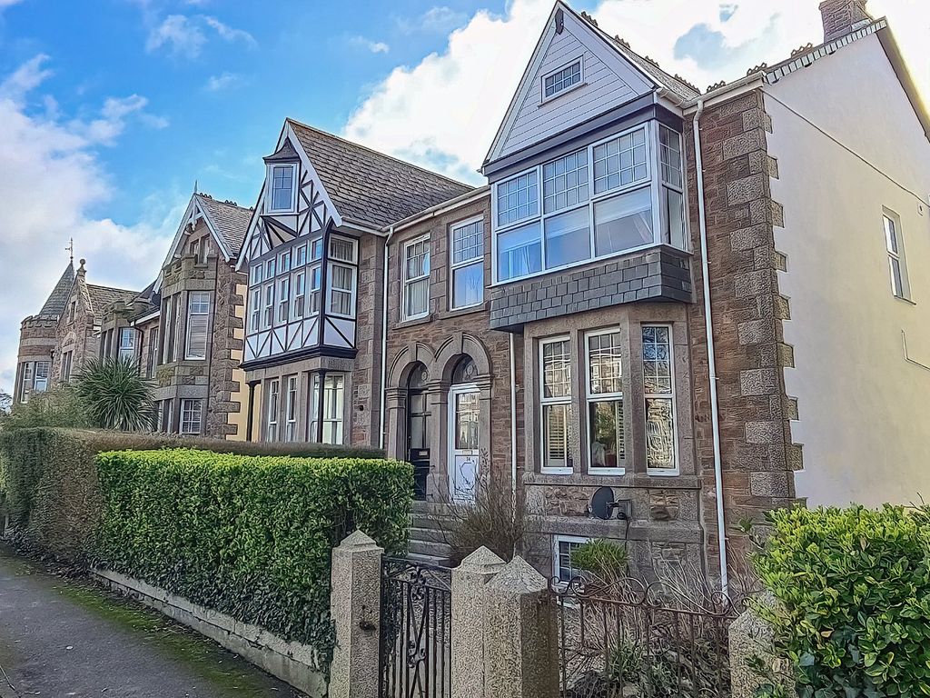 3 bed semidetached house for sale in Clinton Road, Redruth, Cornwall TR15 Zoopla