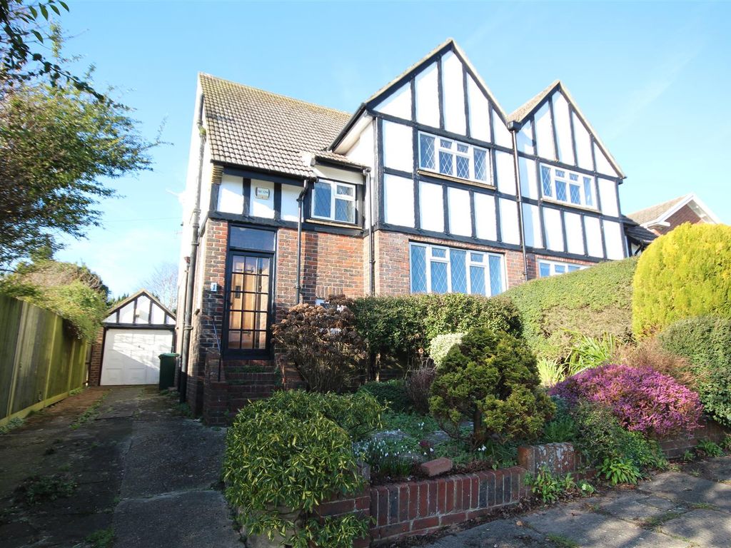 3 bed semidetached house to rent in Redhill Close, Brighton BN1, £