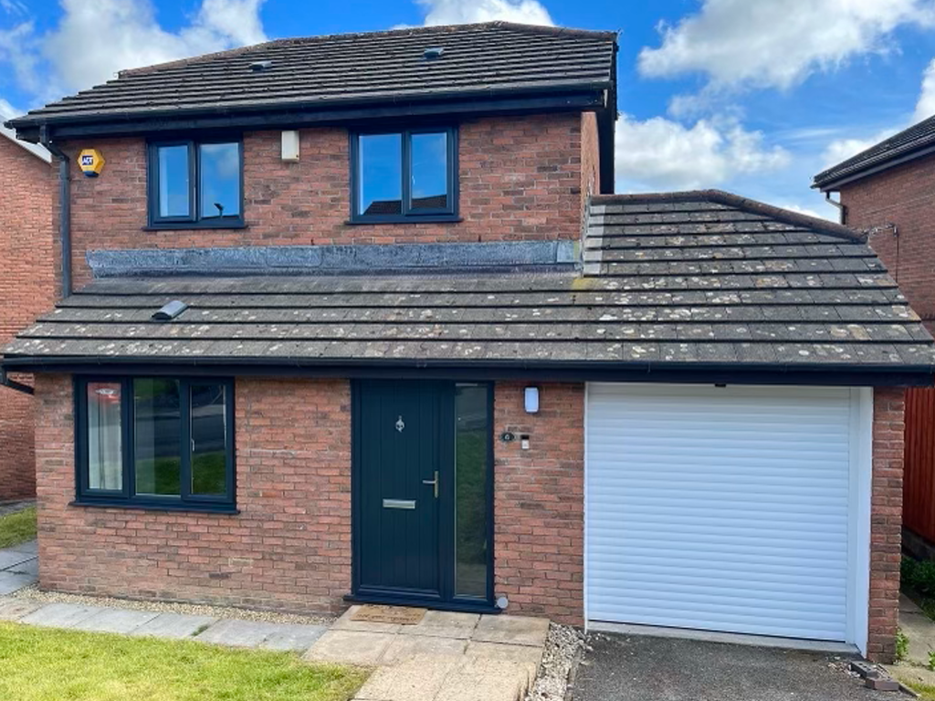 3 bed detached house for sale in Golwg Yr Afon, Llanelli SA14, £255,000