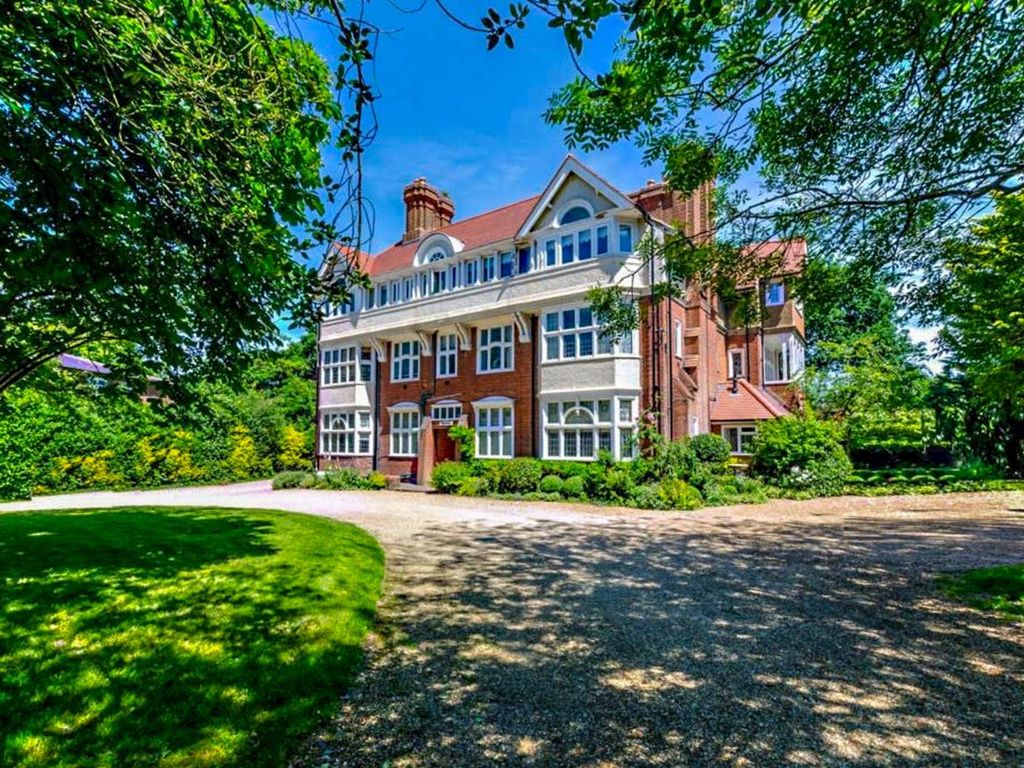 Abbeyfield, Lower Edgeborough Road, Guildford GU1  