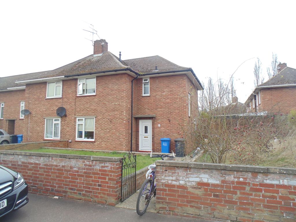4 bed semidetached house to rent in Hemlin Close, Norwich NR5 Zoopla