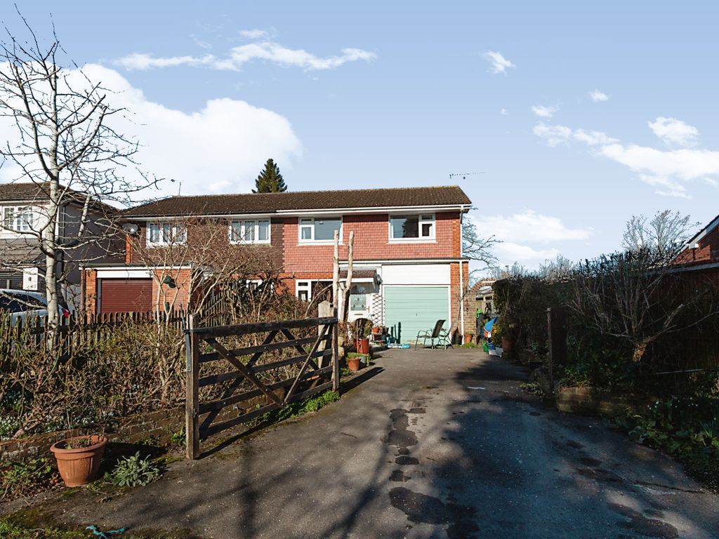 3 bed semidetached house for sale in Bury Road, Basingstoke, Hampshire