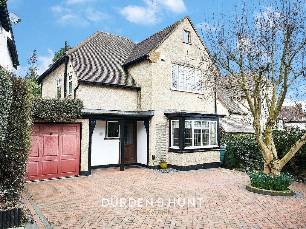 3 bed detached house for sale in Russell Road, Buckhurst Hill IG9 Zoopla