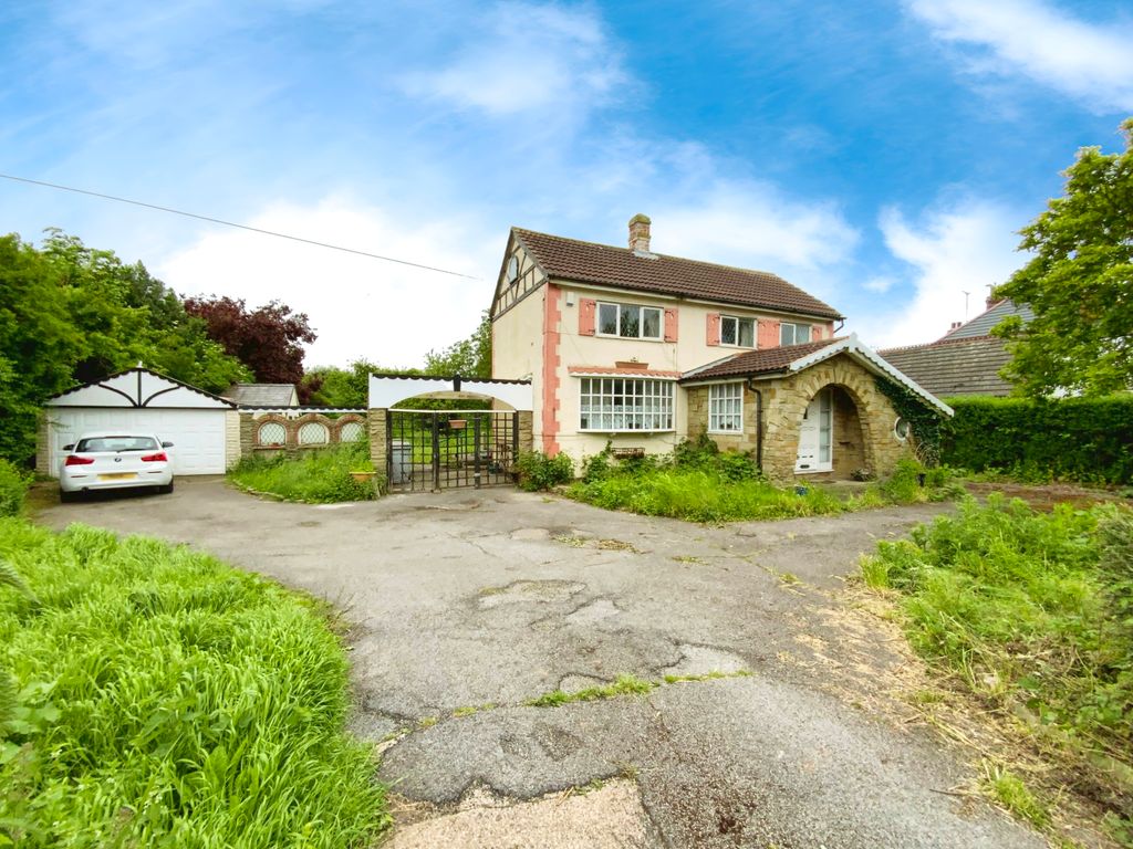 4 bed detached house for sale in First Lane, Anlaby, Hull HU10, £