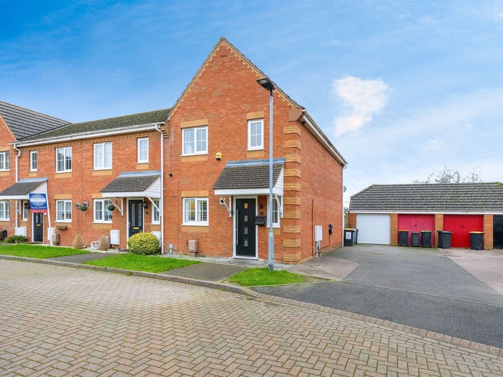 3 bed end terrace house for sale in Sunderland Place, Shortstown