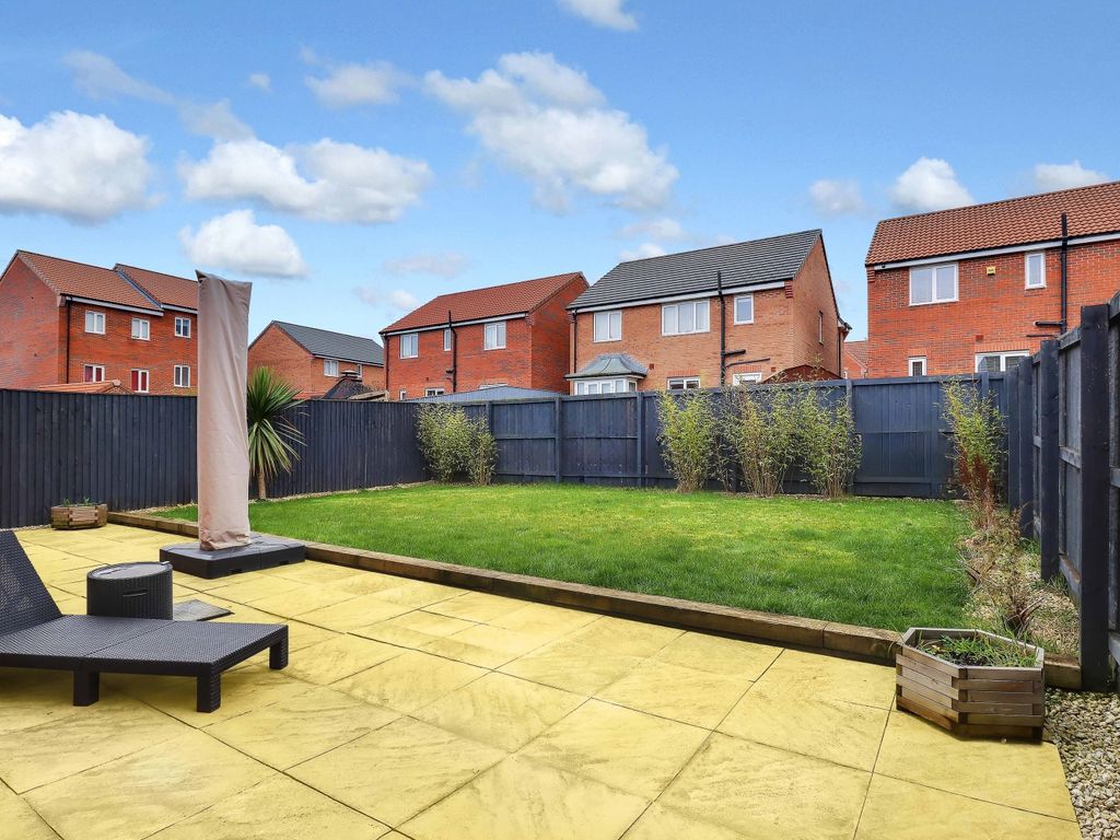 4 bed detached house for sale in Moorland Court, Barnsley S71, £280,000