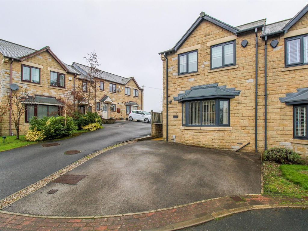 3 bed semidetached house for sale in Manor House, Flockton, Wakefield