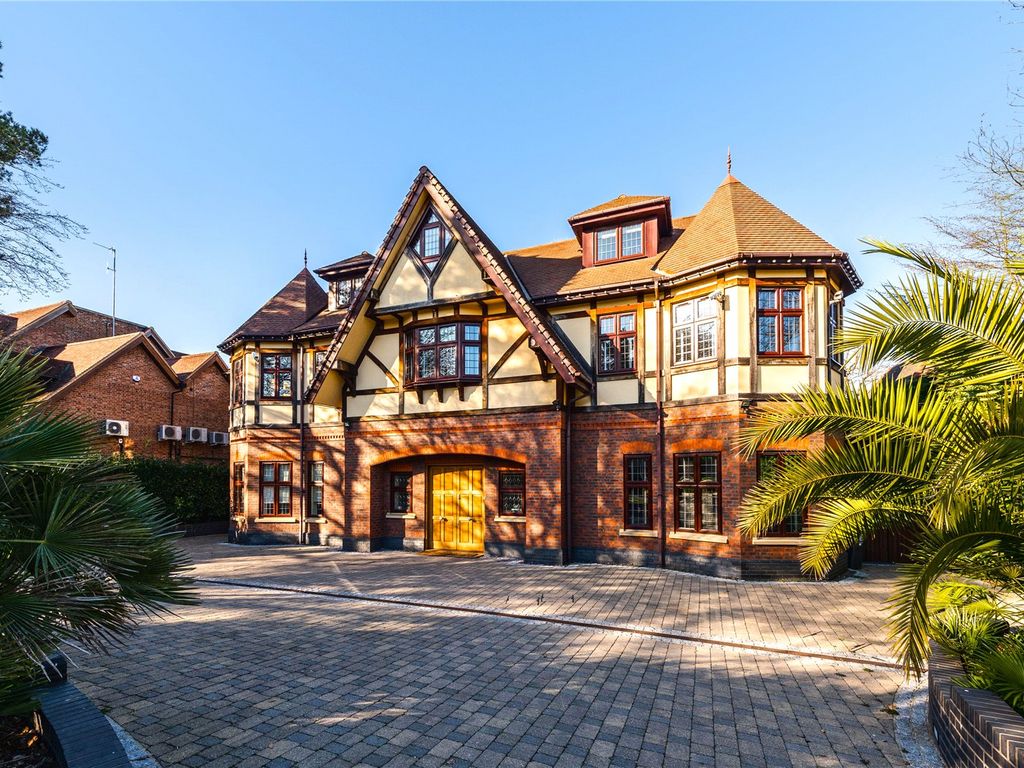 8 bed detached house for sale in Stradbroke Drive, Chigwell, Essex IG7