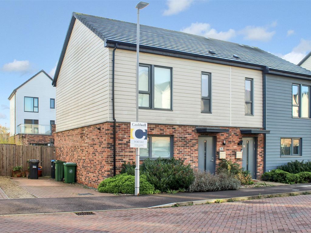 3 bed semidetached house for sale in Stockholm Chase, Broughton