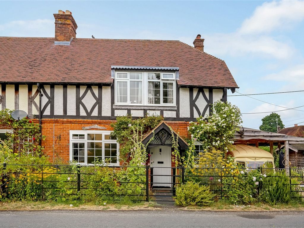 3 bed semidetached house for sale in Horsebridge Road, Kings Somborne