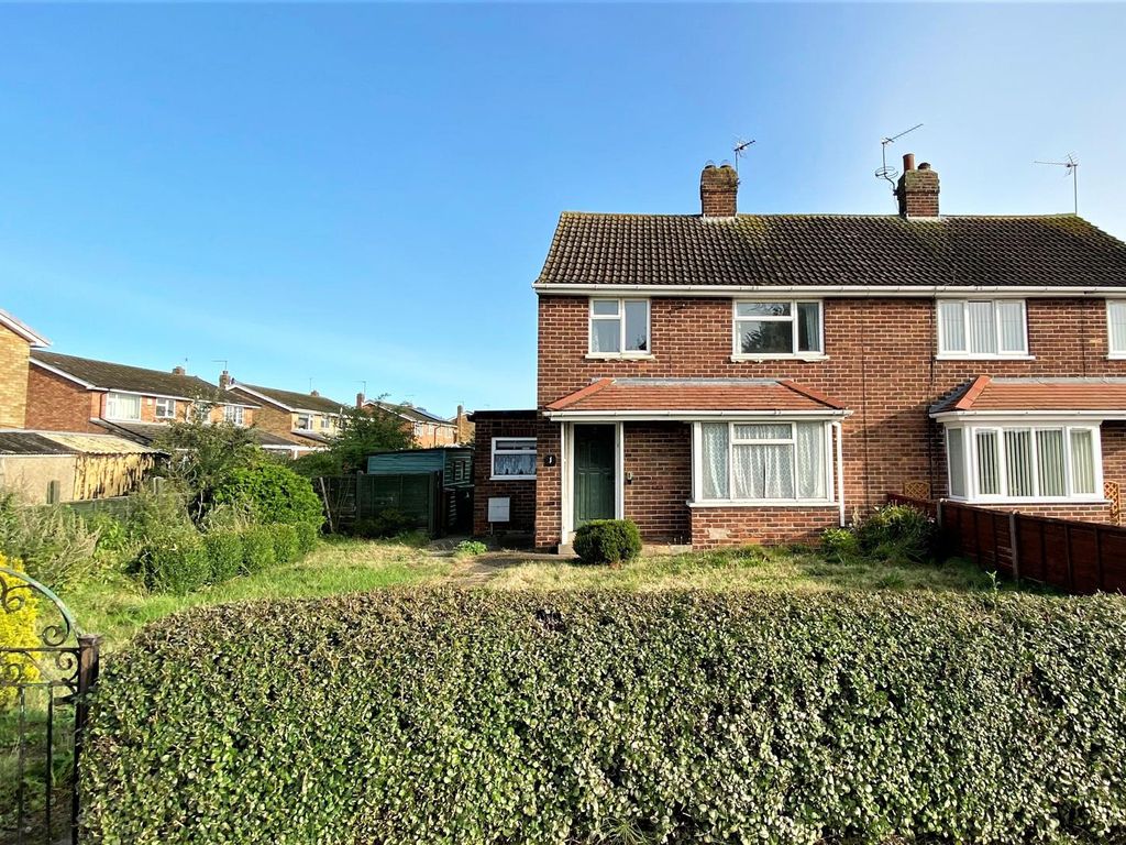 3 bed semidetached house for sale in Humber Crescent, Brough HU15, £