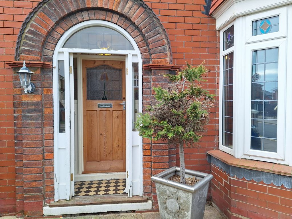 3 bed semidetached house for sale in Brereton Avenue, Cleethorpes DN35