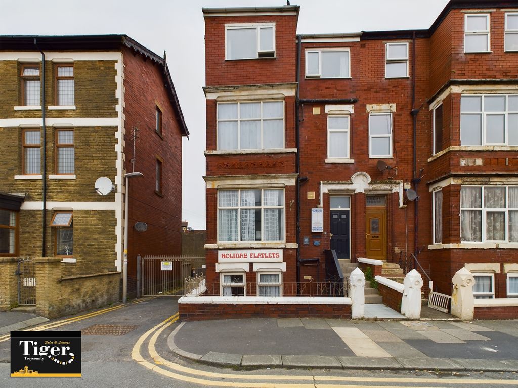 2 bed flat for sale in Lonsdale Road, Blackpool FY1, £40,000 Zoopla