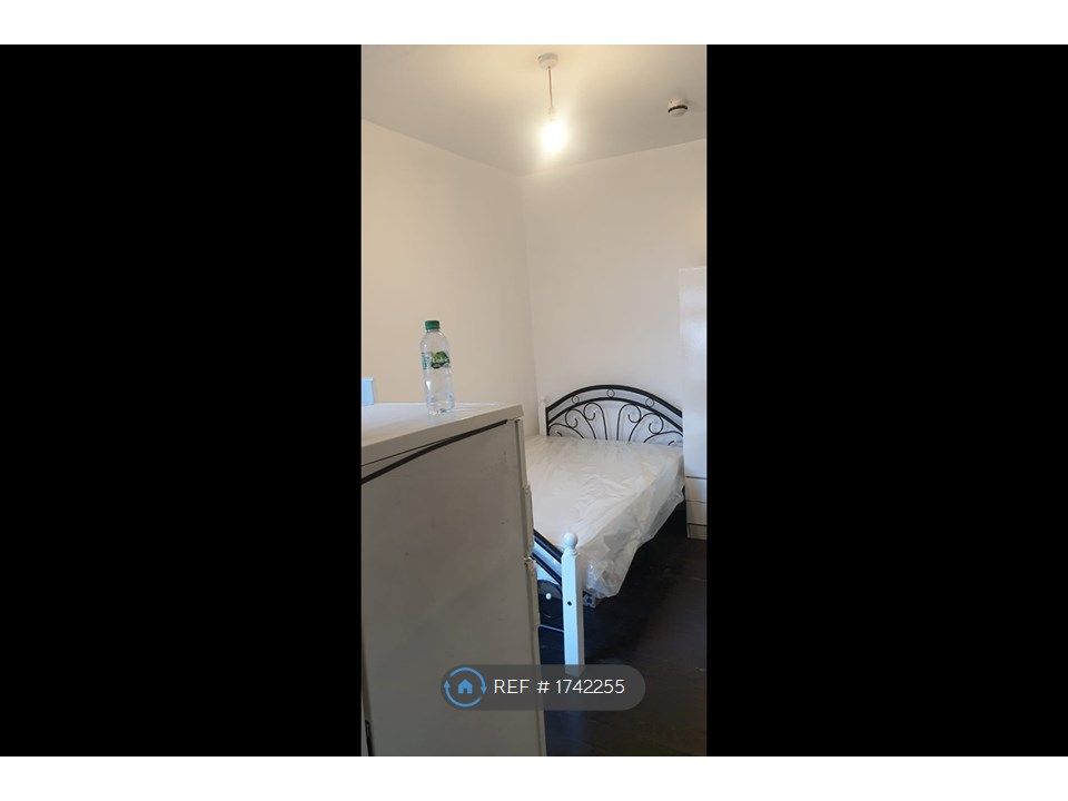 Studio to rent in Barking Road, London E13 Zoopla