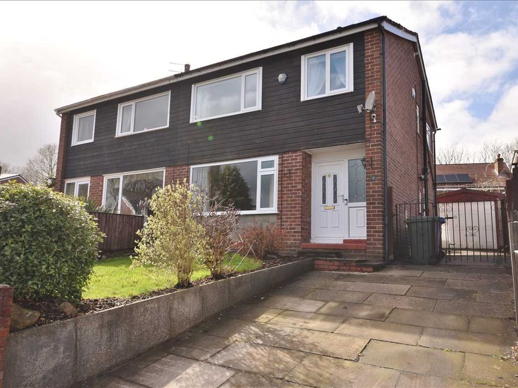 3 bed semidetached house for sale in Carlton Avenue, Clayton Le Woods