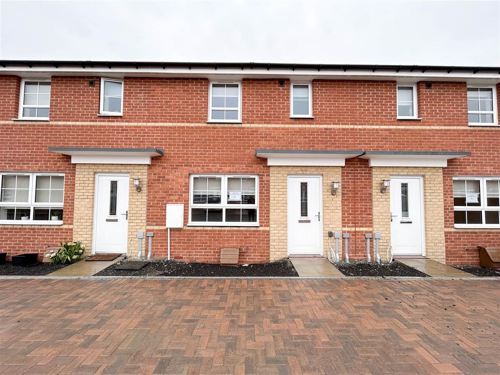 3 bed terraced house to rent in Bluebell Close, Cramlington NE23, £995