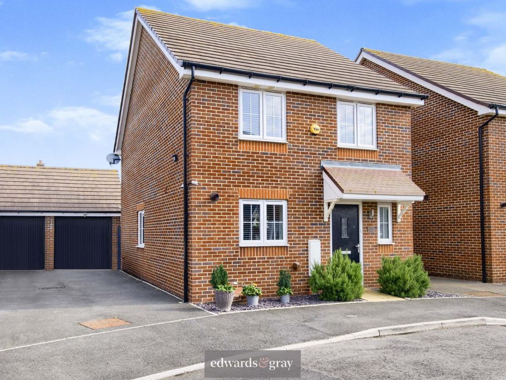 4 bed detached house for sale in Hawthorn Close, Honeybourne, Evesham