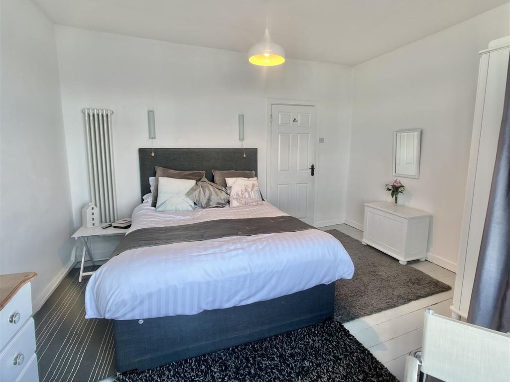 3 bed terraced house for sale in Mumbles Road, Mumbles, Swansea SA3, £