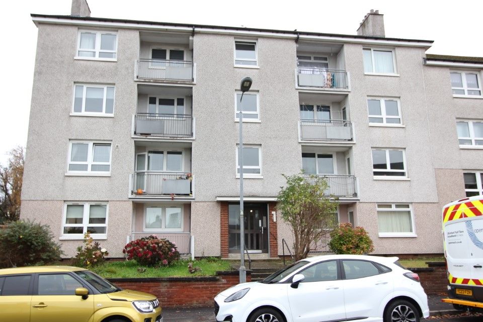 2 bed flat to rent in Balerno Drive, Glasgow G52, £795 pcm Zoopla