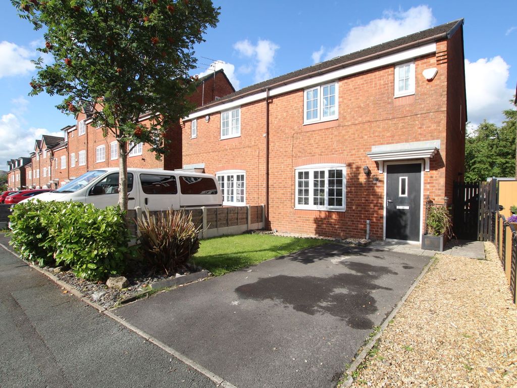3 bed property for sale in Street, Hurstead OL16, £125,613 Zoopla