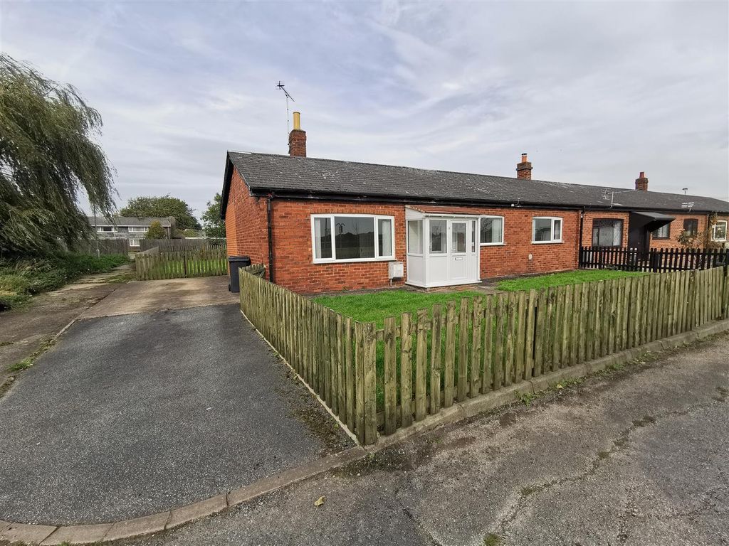 3 bed terraced bungalow for sale in The Rowans, Wetherby LS22, £125,000