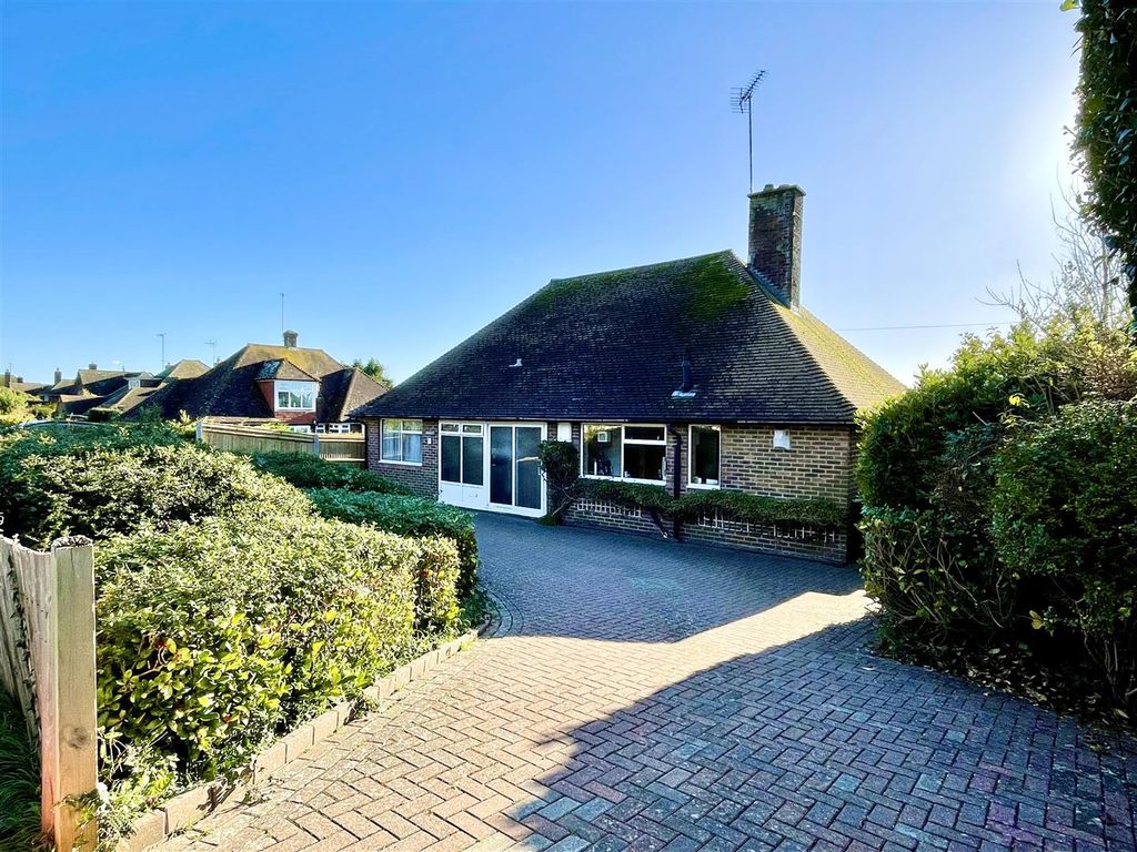 3 bed property for sale in Withyham Road, Cooden, BexhillOnSea TN39