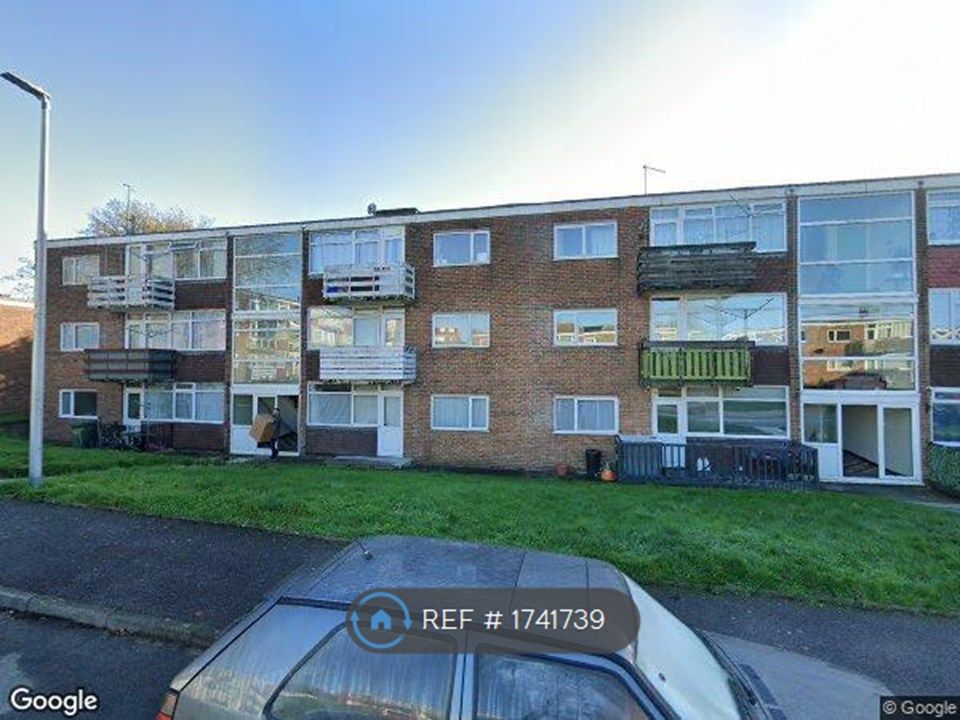 3 bed flat to rent in Rochester, Rochester ME2 Zoopla