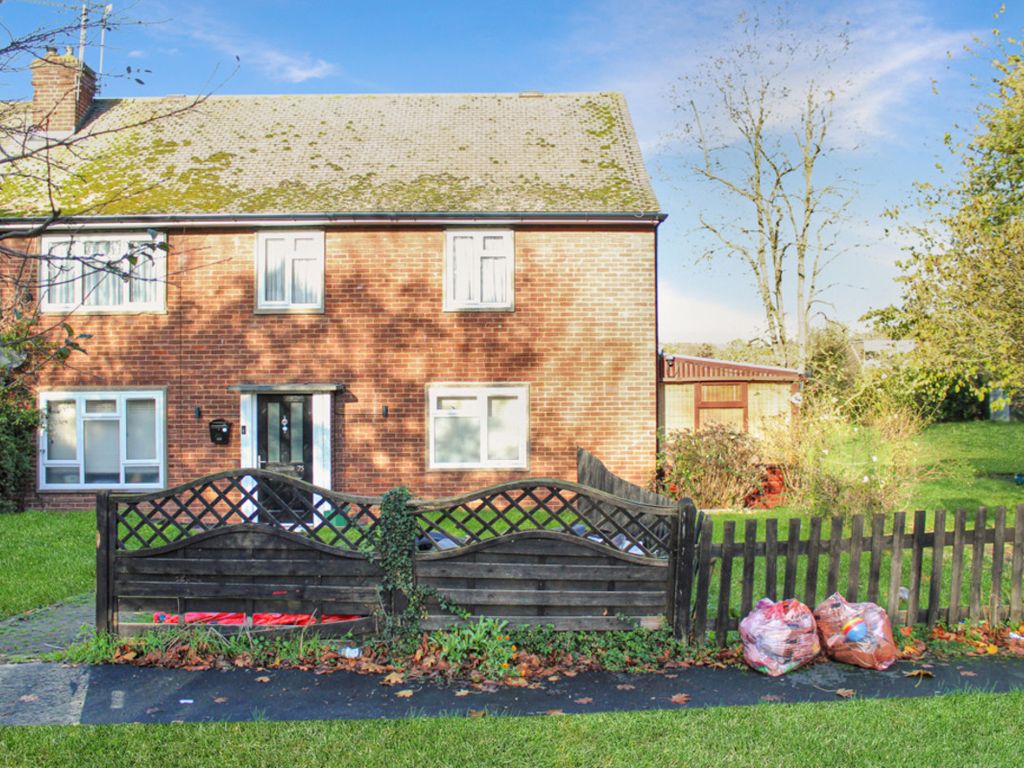 2 bed for sale in Seven Acres, Wickford SS11, £250,000 Zoopla