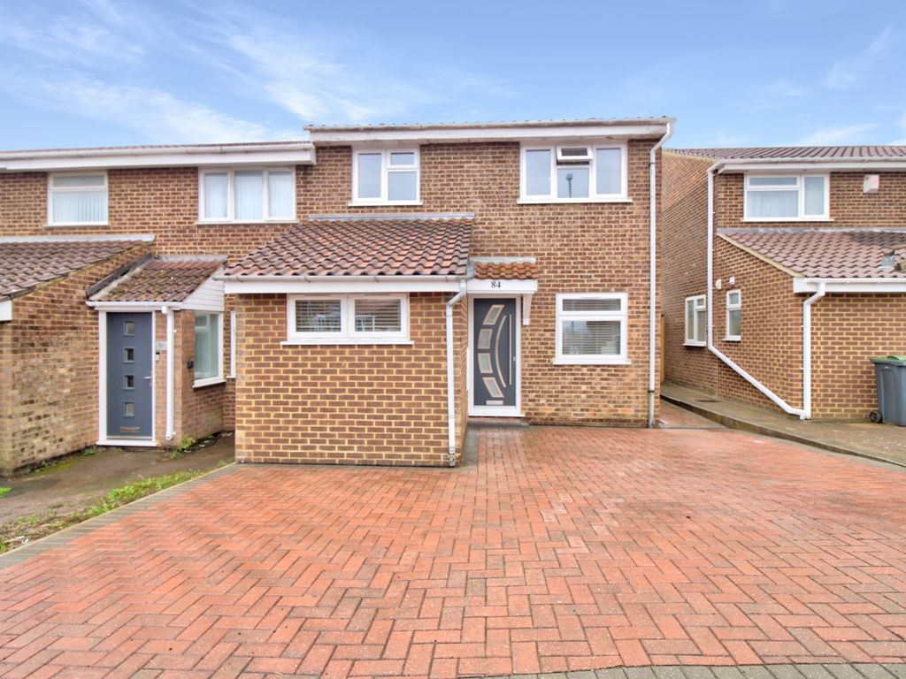 3 bed semidetached house for sale in Dunsmore Road, Luton LU1 Zoopla
