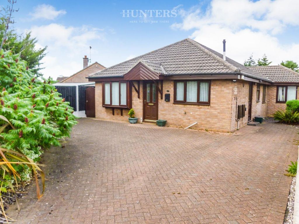 3 bed detached bungalow for sale in Summerfields Drive, Blaxton