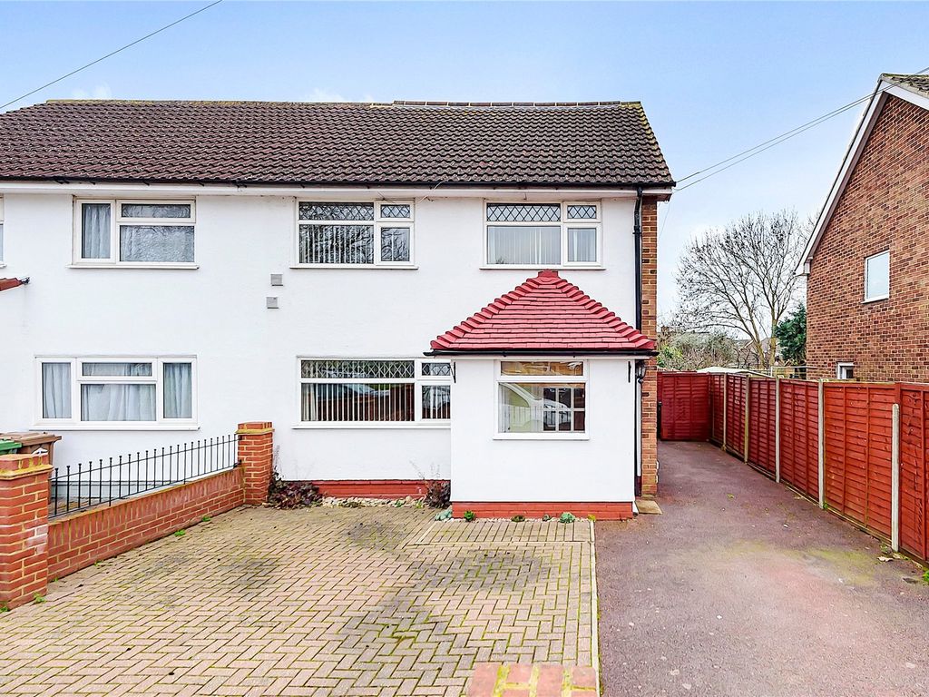 4 bed semidetached house for sale in Comet Road, Stanwell, Staines