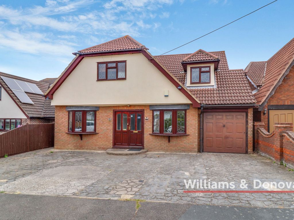 5 bed detached house for sale in Westlake Avenue, Bowers Gifford