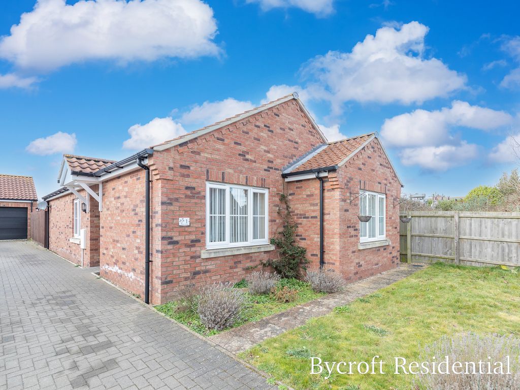 3 bed detached bungalow for sale in Aspen Close, Martham, Great