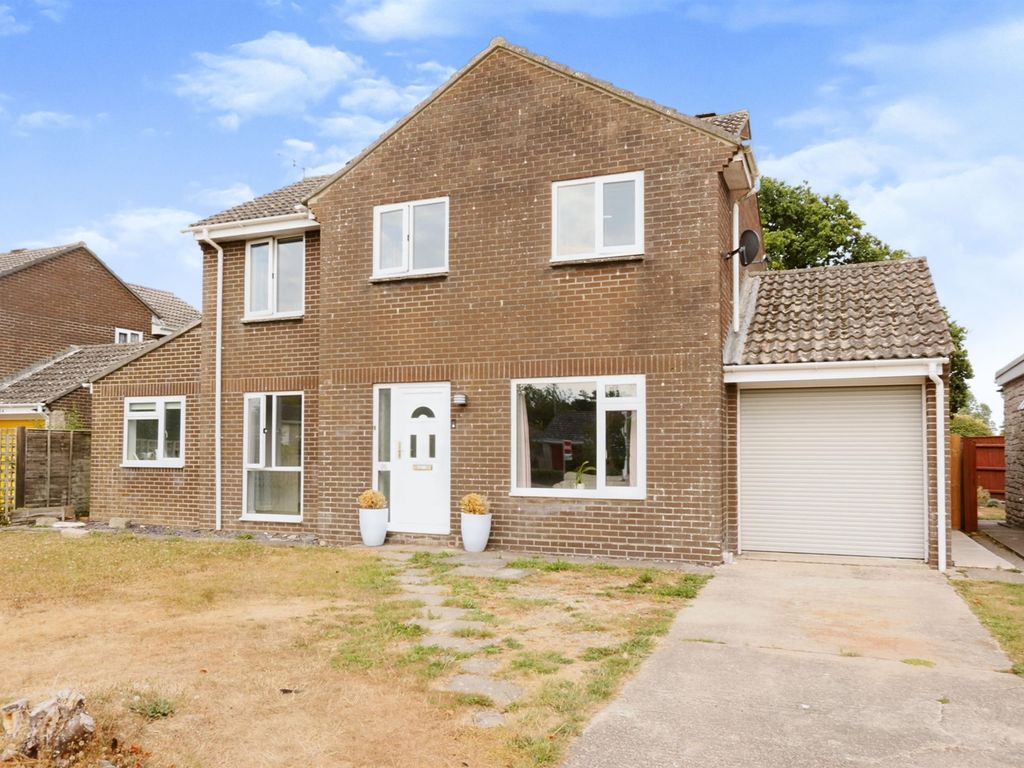 4 bed detached house for sale in Binghams Road, Crossways, Dorchester