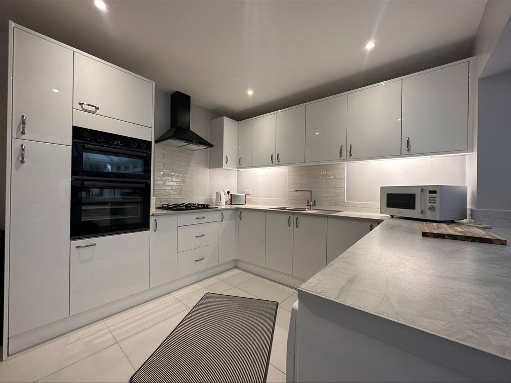 2 bed detached bungalow for sale in Forest Way, Dorset, Wimborne BH21, £450,000 Zoopla