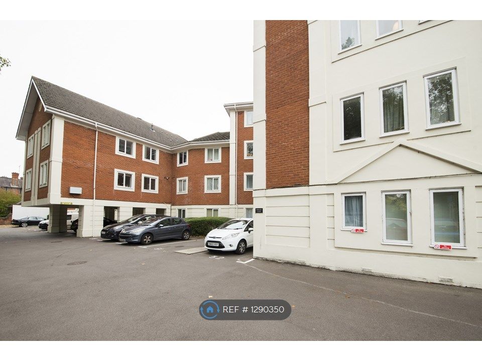 2 bed flat to rent in Shelley Court, Reading RG1, £1,350 pcm Zoopla