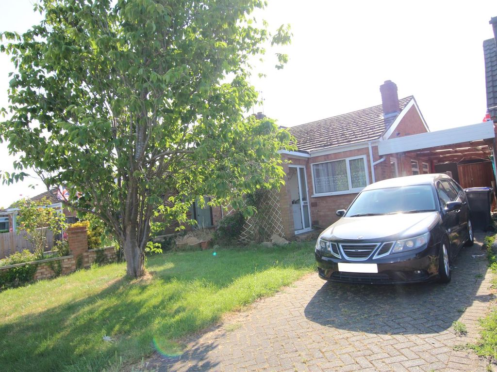 3 bed bungalow for sale in Carrs Way, Harpole, Northampton NN7 Zoopla