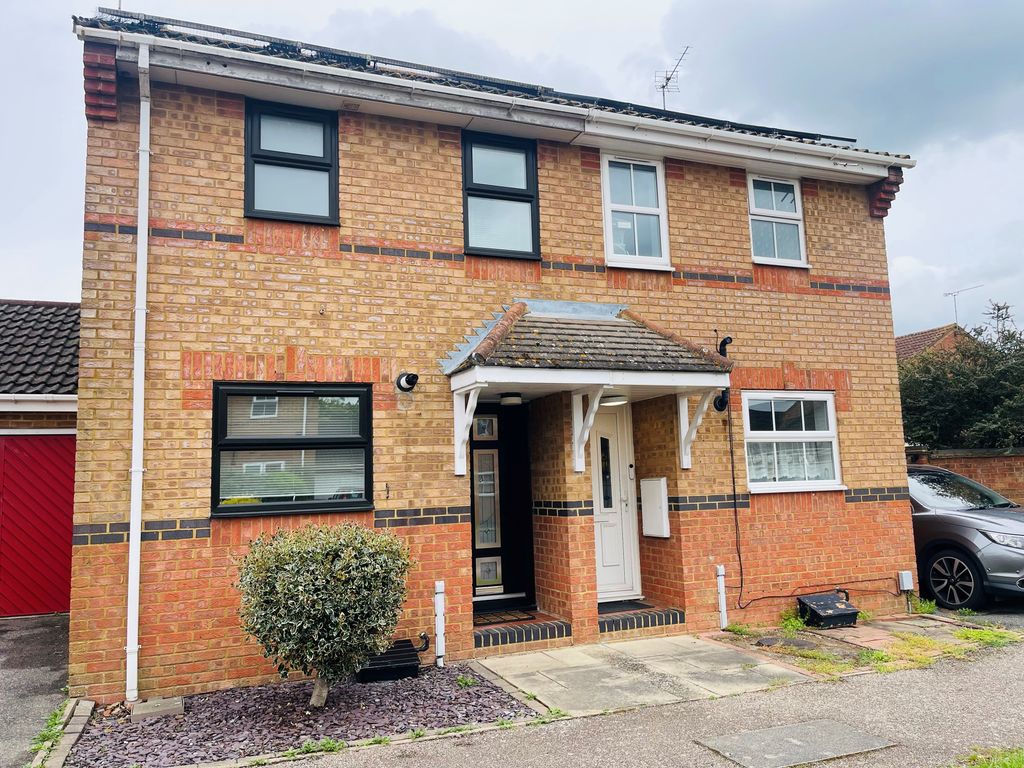 2 bed semidetached house to rent in Cooks Way, Hatfield AL10, £1,600