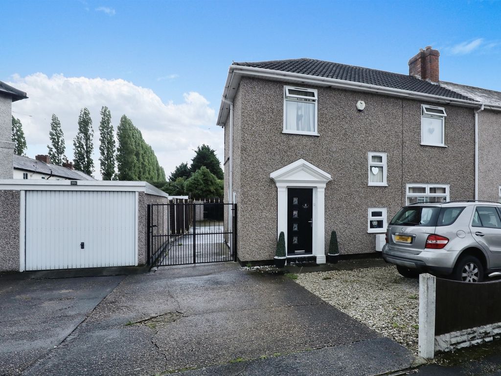 3 bed end terrace house for sale in Poplar Road, Skellow, Doncaster DN6