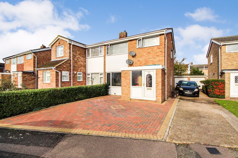 3 bed semidetached house for sale in Chantry Avenue, Kempston MK42