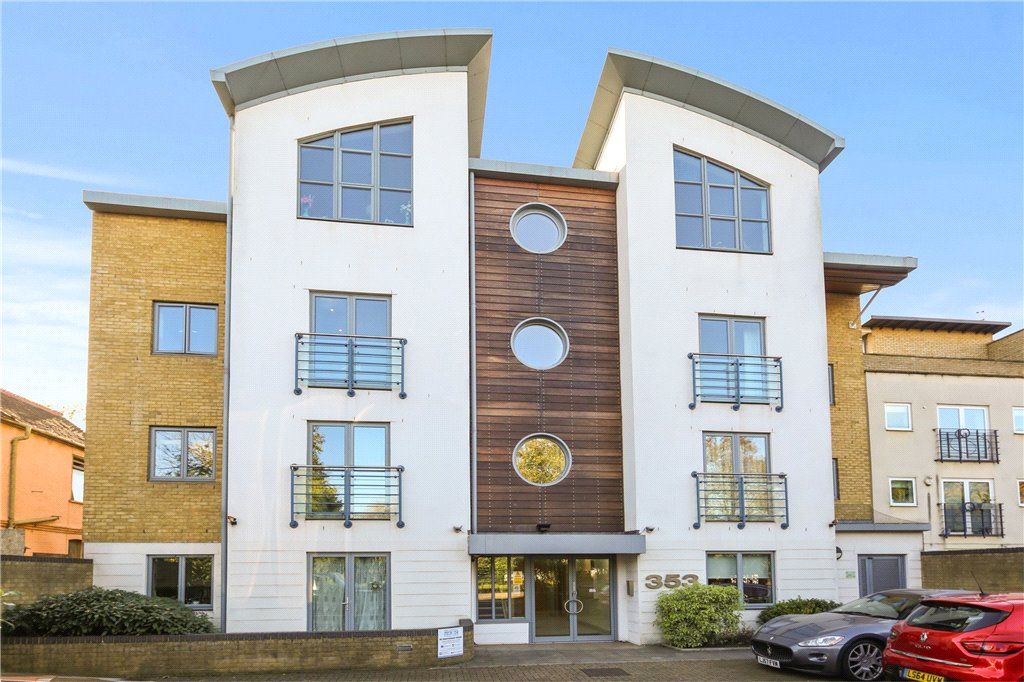 1 bed flat for sale in Uxbridge Road, Ealing, London W3, £350,000 Zoopla